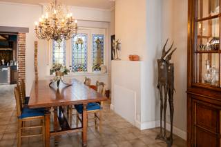 In de www.leopoldstraat2.be in Zwevegem stellen we jou graag deze woning voor.  Een best wel bijzondere art-deco gevel brengt ons ook een...