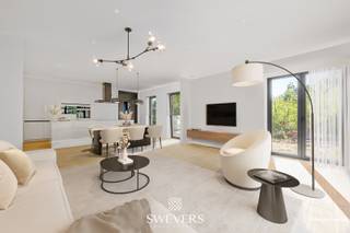 Voor meer info en foto’s, surf naar www.swevers.be – In de Pastorijstraat 39 in Koersel wacht een gloednieuwe, halfopen woning van 2025 op haar...