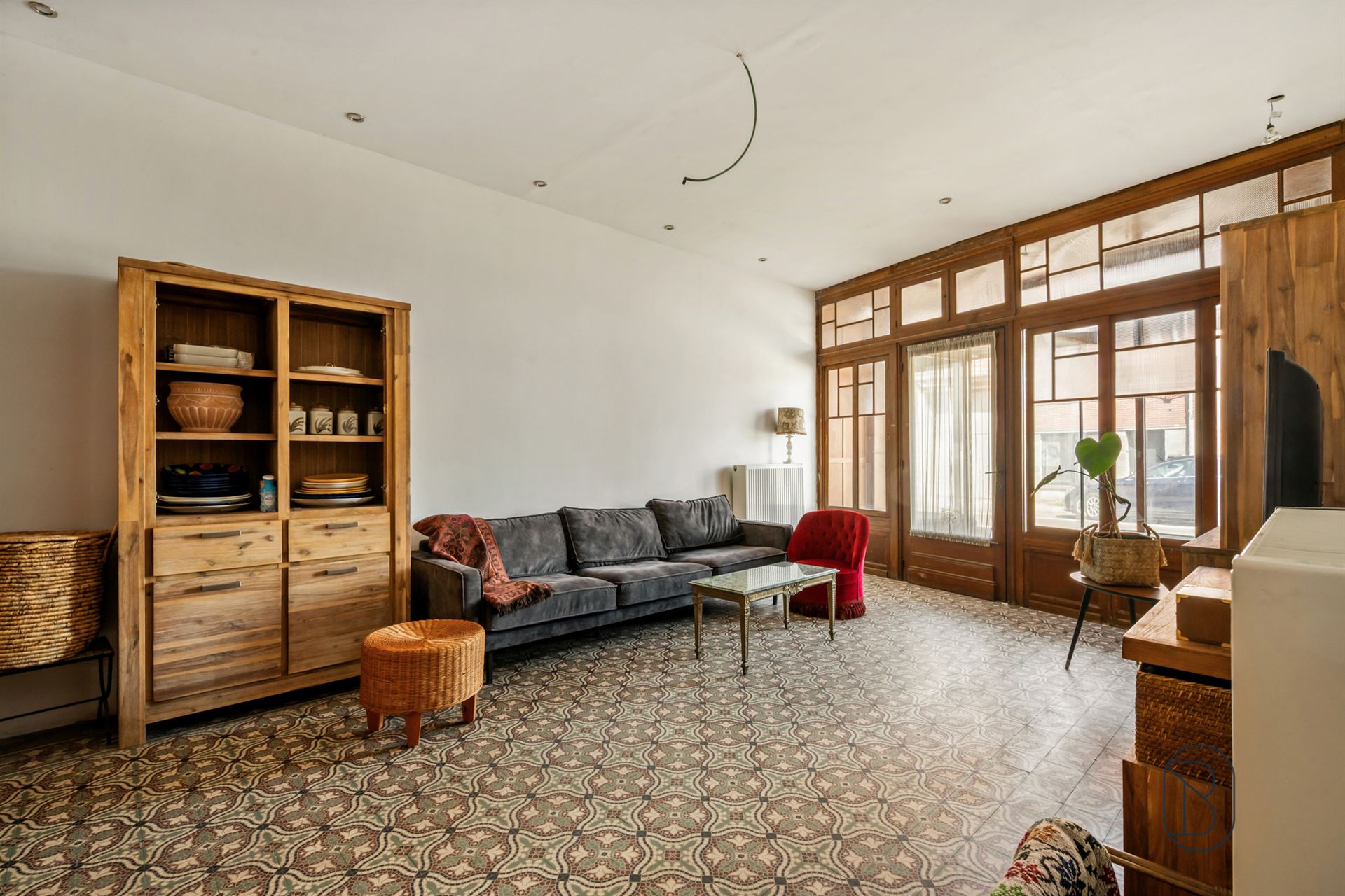 Deels gerenoveerd herenhuis met 3 SLK, tuin en garage! - foto 4