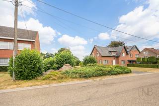 <p>In de rustige en groene Nanofstraat te Diepenbeek bevindt zich deze mooie bouwgrond voor een halfopen bebouwing op een perceel van <span><strong>6a 18ca</strong></span>. Een ideale locatie voor wie op zoek is naar een aangename woonomgeving met alle ruimte om een eigen woning te realiseren.<br /><br />De bouwgrond combineert een rustige, residentiële ligging met een uitstekende bereikbaarheid. Winkels, scholen en het openbaar vervoer bevinden zich in de nabije omgeving, terwijl u tegelijkertijd geniet van de rust en het groen. Bovendien grenst het perceel aan agrarisch gebied, waardoor u achteraan geniet van een open uitzicht en een groene omgeving. Dit zorgt voor een extra gevoel van ruimte en privacy.<br /><br /><span><strong>Op deze bouwgrond zijn de standaard bouwvoorschriften van toepassing:</strong></span><br />- aansluiting op de bestaande woning;<br />- 3 meter afstand van de rechter perceelgrens;<br />- bouwdiepte gelijkvloers: 17 meter;<br />- bouwdiepte eerste verdieping: 12 meter.<br /><br />Bent u op zoek naar een bouwgrond waar u uw woonplannen kunt realiseren? Neem dan gerust contact met ons op voor meer informatie of een afspraak.<br /><span><strong>info@ninabrunovastgoed.be - 089/20 34 34</strong></span></p>