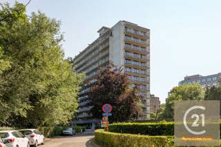 Dit luxe appartement ligt in een gewilde omgeving, op slechts een steenworp afstand van de Universitaire Kliniek Saint-Luc, en combineert...