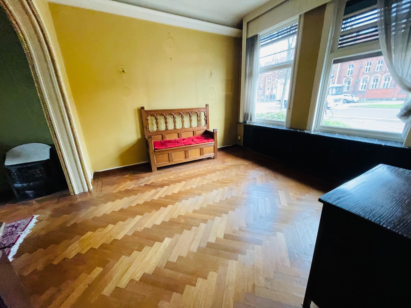 Brugge  Kristus-Koning, Burgerhuis met tuin,  dubbele living, 3 slaapkamers , centrale verwarming . - foto 3