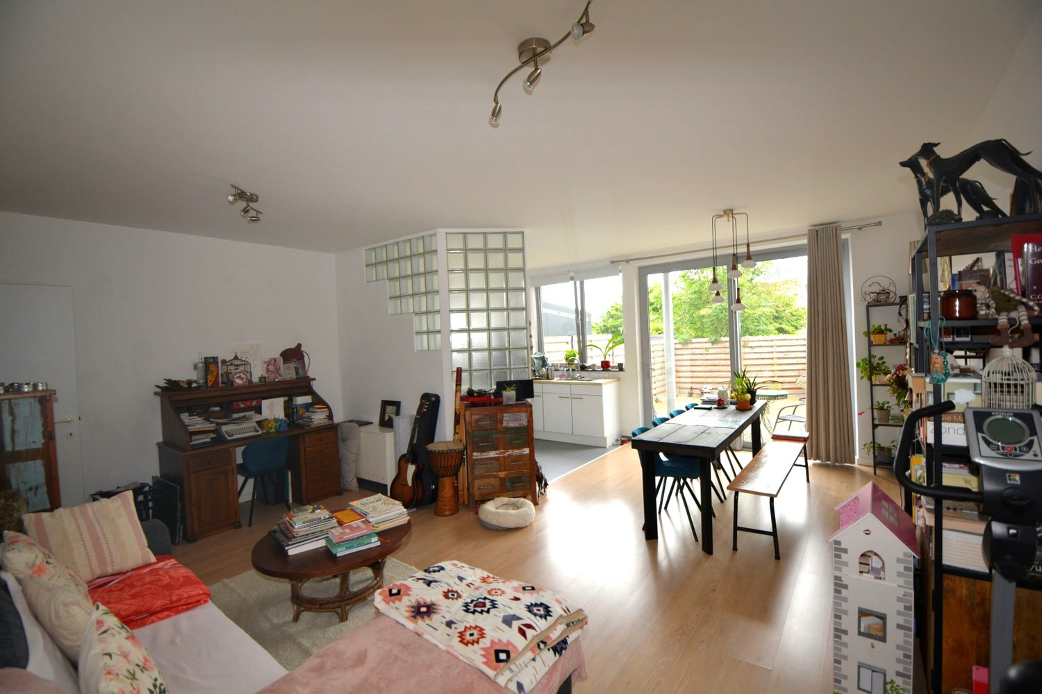 GELIJKVLOERS APPARTEMENT MET 1 SLK EN TUIN! - foto 4