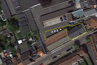 In een rustige zijstraat van de Noordstraat te centrum Roeselare vinden we interessant handelspand terug. Hier werd een gezellig en...