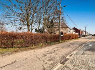 Gelegen in een doodlopende en kindvriendelijke straat, op een steenworp van de gezellige dorpskern van Erps-Kwerps, zijn wij verheugd deze...