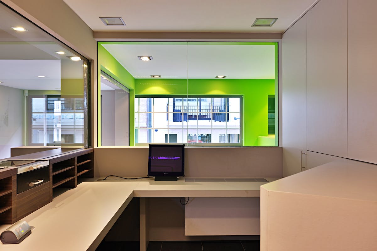 Centraal gelegen kantoor/winkel (ca. 114 m²) in Heist. - foto 5