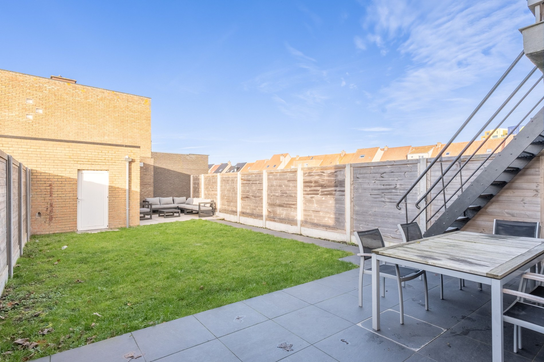 Interessante woning met 2 garages te Heist-aan-Zee - foto 2