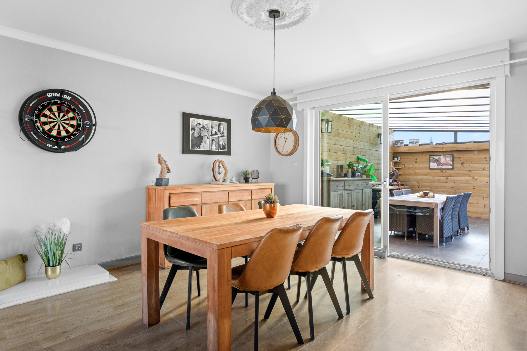 Instapklare halfopen bebouwing met zonnige tuin nabij centrum Lokeren - foto 3