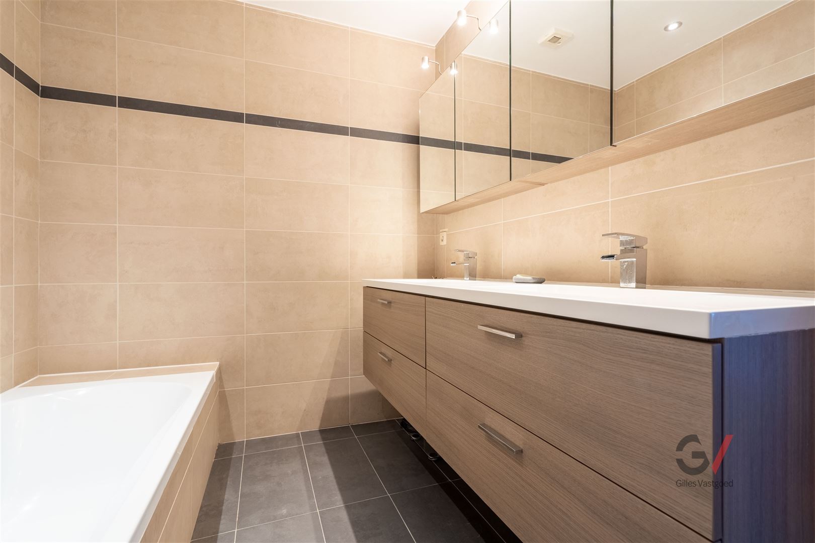 Spacieux Duplex meublé - photo 5