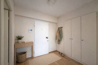 Welkom in dit appartement op de zevende verdieping, gelegen op een centrale locatie net binnen de Singel, tussen Berchem en 't Stad. Vanuit...