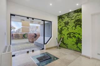 🏭 Te huur – Instapklaar semi-industrieel gebouw met topliggingOp zoek naar een praktische en vlot bereikbare locatie voor uw activiteit? Dit...