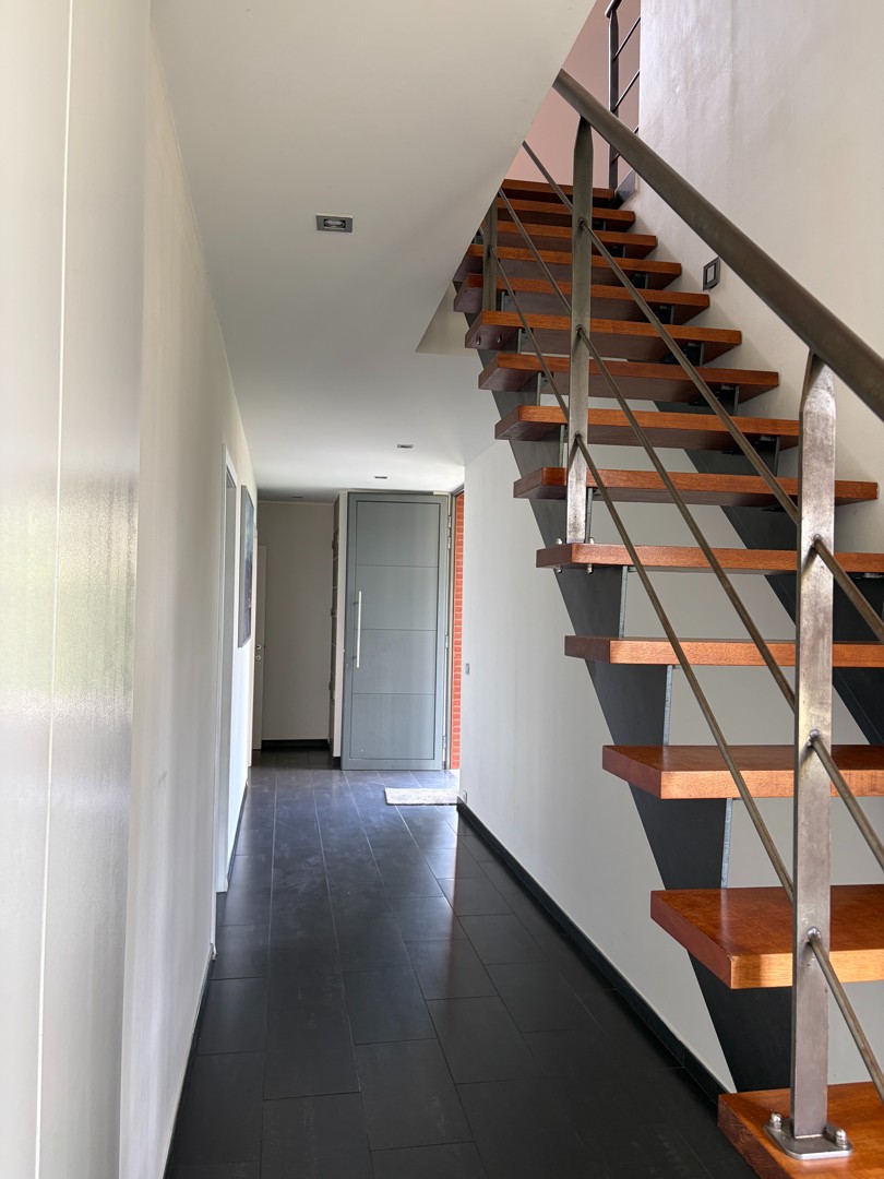 Prachtige, moderne villa gelegen op een groot perceel met prachtig uitzicht en stuk landbouwgrond - foto 5