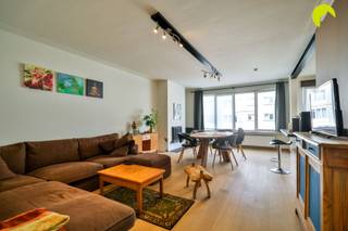 <p><span>In a pleasant residential area in Mortsel, close to Fort 4 and Klein-Zwitserland, we find this very well-maintained and spacious two-bedroom flat on the second floor.</span></p><p><span>The flat underwent a thorough complete renovation in 2015 and has been refitted with every modern convenience. The kitchen has also been opened up, creating a spacious feel.<br /><br /></span></p><p><span>The bathroom has also been refurbished and fitted with a comfortable shower and washbasin. There is also a separate toilet. At the rear are two spacious bedrooms measuring 11 m² and 13 m².<br /><br /></span></p><p><span>Key features:</span></p><p><span> </span></p><ul><li><span>Ready to move into!</span></li><li><span>Very low service charges: just 8 per month (!)</span></li><li><span>Favourable EPC (label B)</span></li><li><span>Complies with AREI regulations!</span></li></ul><p><span><br />Useful information:</span></p><p><span> </span></p><p><span>EPC: 159 kWh/m² per year</span></p><p><span>P-score: C and G-score: C</span></p><p><span>Planning information pending</span></p><p><span>area according to EPC report</span></p><p><span> </span></p><p><span>For more information or to arrange a viewing, call us on 03-449 42 41 or email us at hallo@habicom.be</span></p><p><span>Curious about the value of your property? Check it for free at www.watismijnhuiswaard.be </span></p><p><span> </span></p>