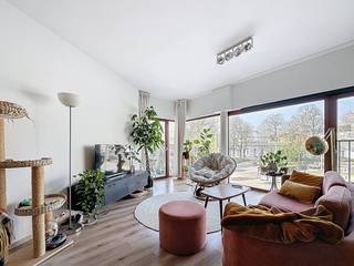 This cozy 2-bedroom apartment for rent in Antwerp is located on the 2nd floor of a well-maintained apartment building on the...