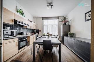 We Invest Ciney Haute-Meuse presents a spacious duplex apartment in excellent condition in the heart of Beauraing: currently occupied as guest...