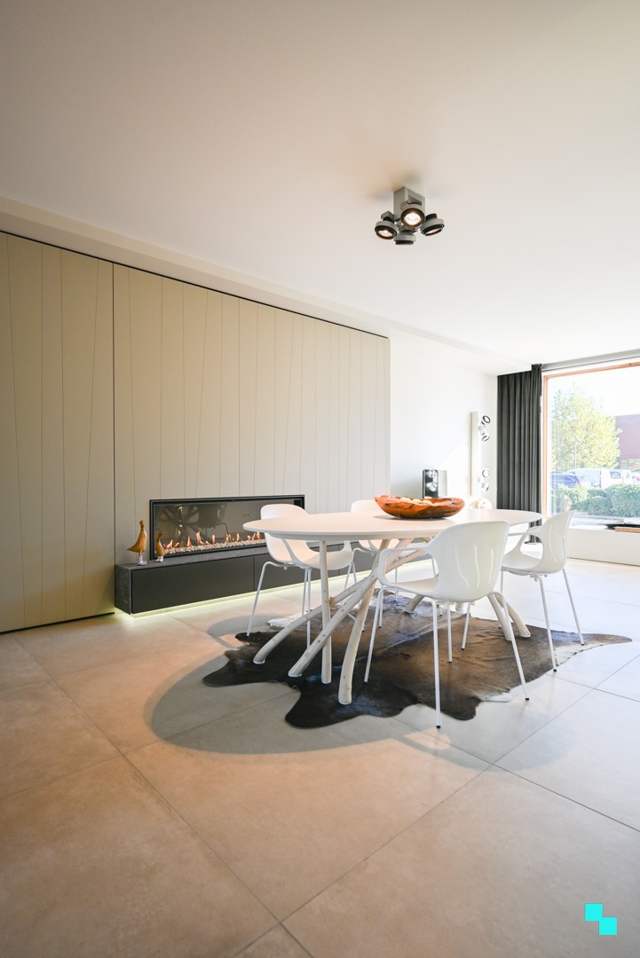 Piekfijn afgewerkte handelsruimte met bovenliggend appartement te Kachtem - foto 5