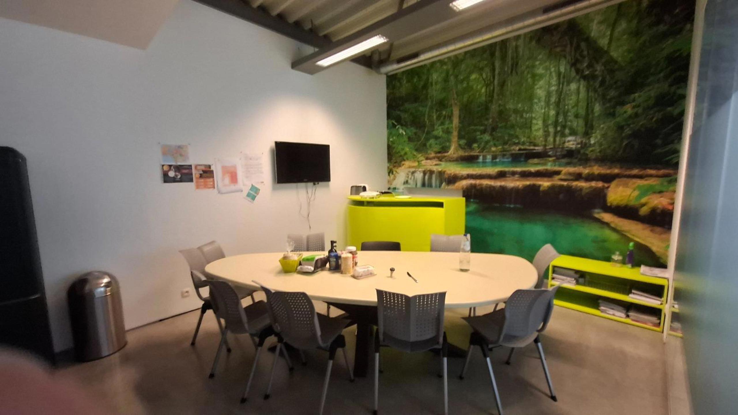 KMO-unit met showroom, kantoor en magazijn op toplocatie - foto 3
