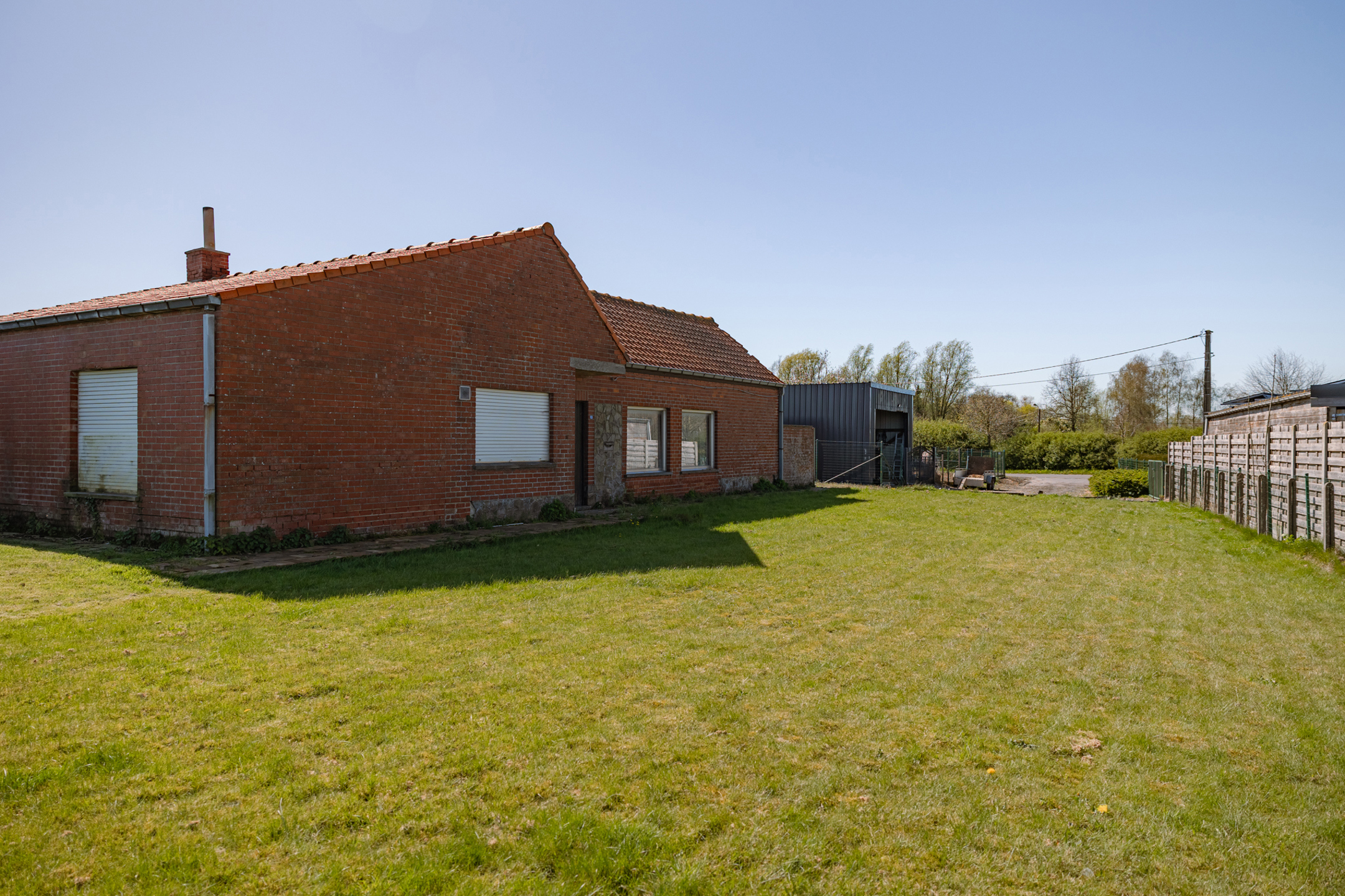 Te renoveren hoeve op ruim perceel te Lichtervelde - foto 4