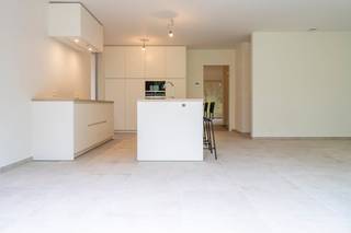 Layout: GROUND FLOOR: - entrance hall with guest toilet - large storage room with connection for washing machine and/or dryer - living space...