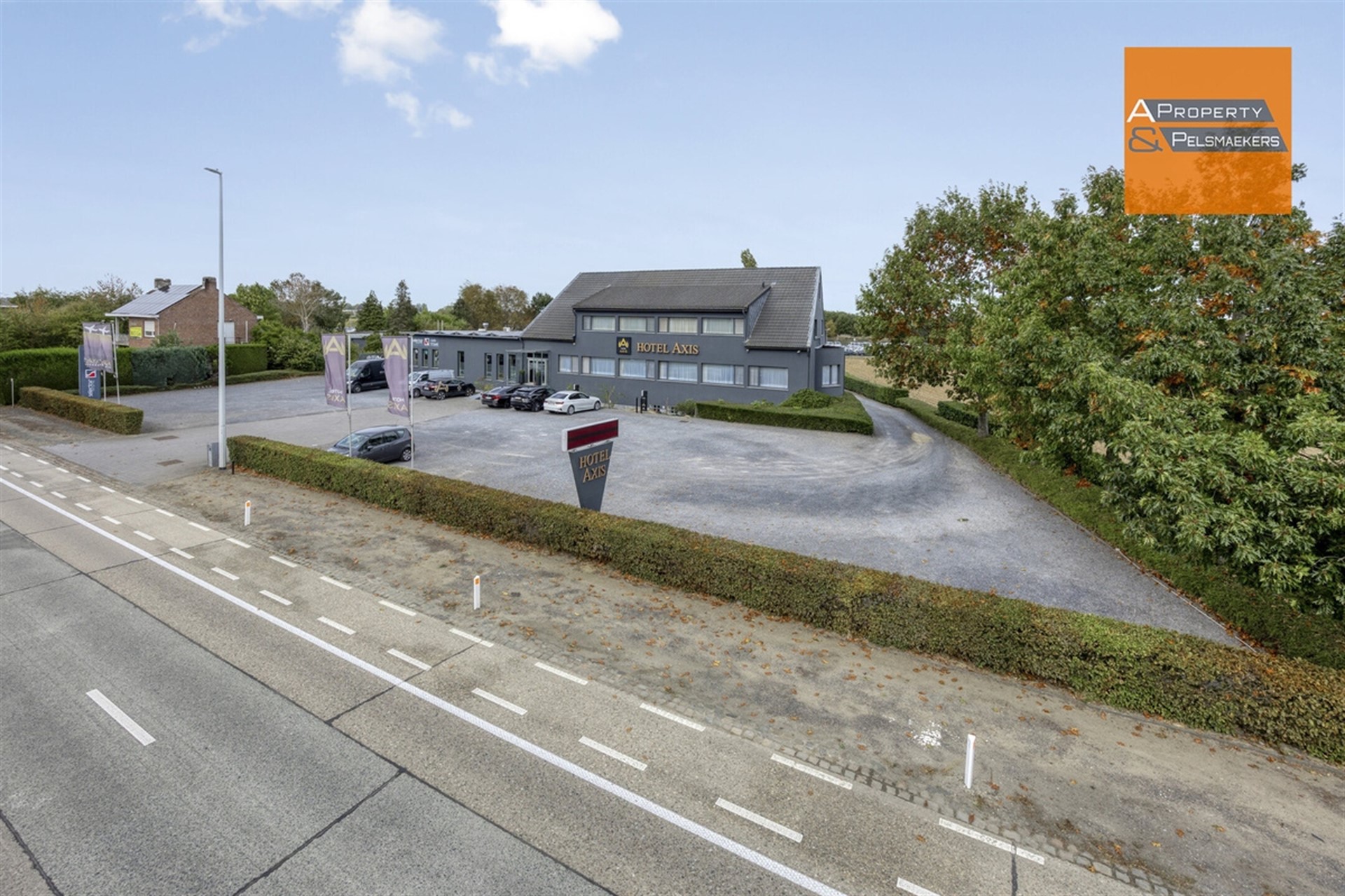 Hotel with 24 rooms - photo 3