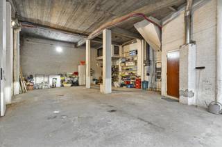 Bienvenue dans cette belle maison située à Asse, dans une rue calme et conviviale, idéale pour les familles.Cette spacieuse habitation offre,...