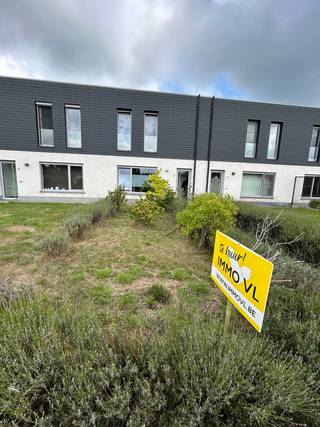 Deze woning in Herselt is rustig gelegen en biedt alle comfort voor iemand die op zoek is naar een praktische en aangename woonplek.We komen binnen...