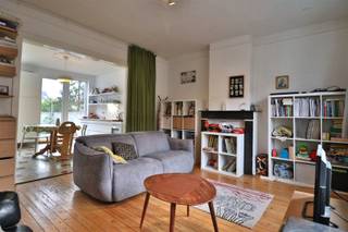 Leuke stadswoning met grote garage/werkplaats en gezellige tuin. In de gezellige Elfde-Julilaan vinden we deze authentieke woning ingedeeld op het...