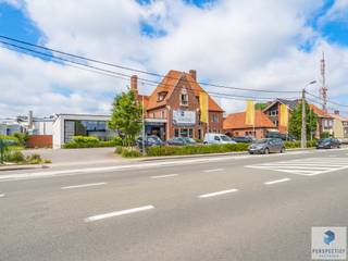 Handelspand (interieurwinkel): Gelijkvloers: interieurwinkel (478 m²) met een ruime, recente toonzaal (281 m²) en een bijkomende ruimte (198 m²),...