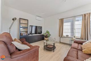 Op een uitstekende locatie te Keerbergen bevindt zich dit ruim en instapklaar duplex appertement met 3 slaapkamers en aparte garagebox. U bevindt...