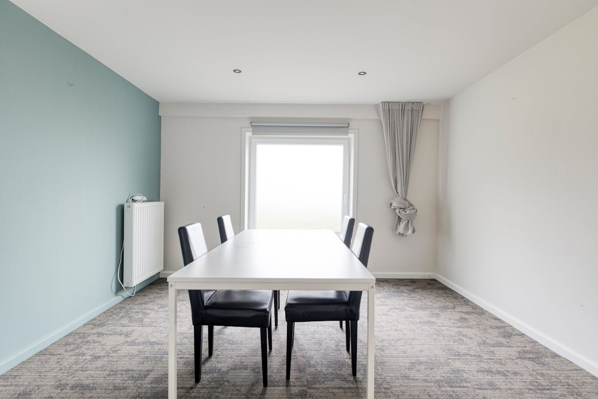 Kantoor van ca. 85m² met diensten in Intraxie te Rumbeke - foto 5