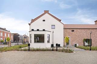 Dit knap twee slaapkamer appartement combineert nieuwbouw met authentieke charmes. De afwerking laat u volledig zelf bepalen, aangezien...