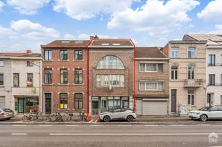 Investeringseigendom bestaande uit handelspand met kelder en leuke stadstuin alsook 2 appartementen op goede locatie in Heverlee. Deze building is...