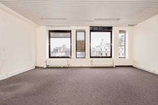 Indeling:Unieke kans: kantoor of potentieel appartement op toplocatie in hartje Antwerpen!Ben je op zoek naar een lichtrijke en ruime werkplek in het...