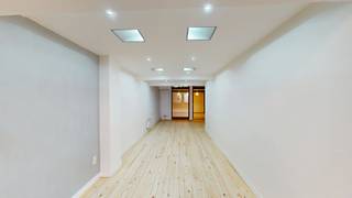 Karaktervolle kantoorruimte op toplocatie, met veel passage.Dit kantoor is verdeeld over 2 verdiepingen bestaande uit een grote open ruimte op de...