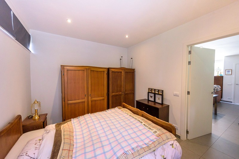 Gerenoveerd gelijkvloersappartement - photo 5