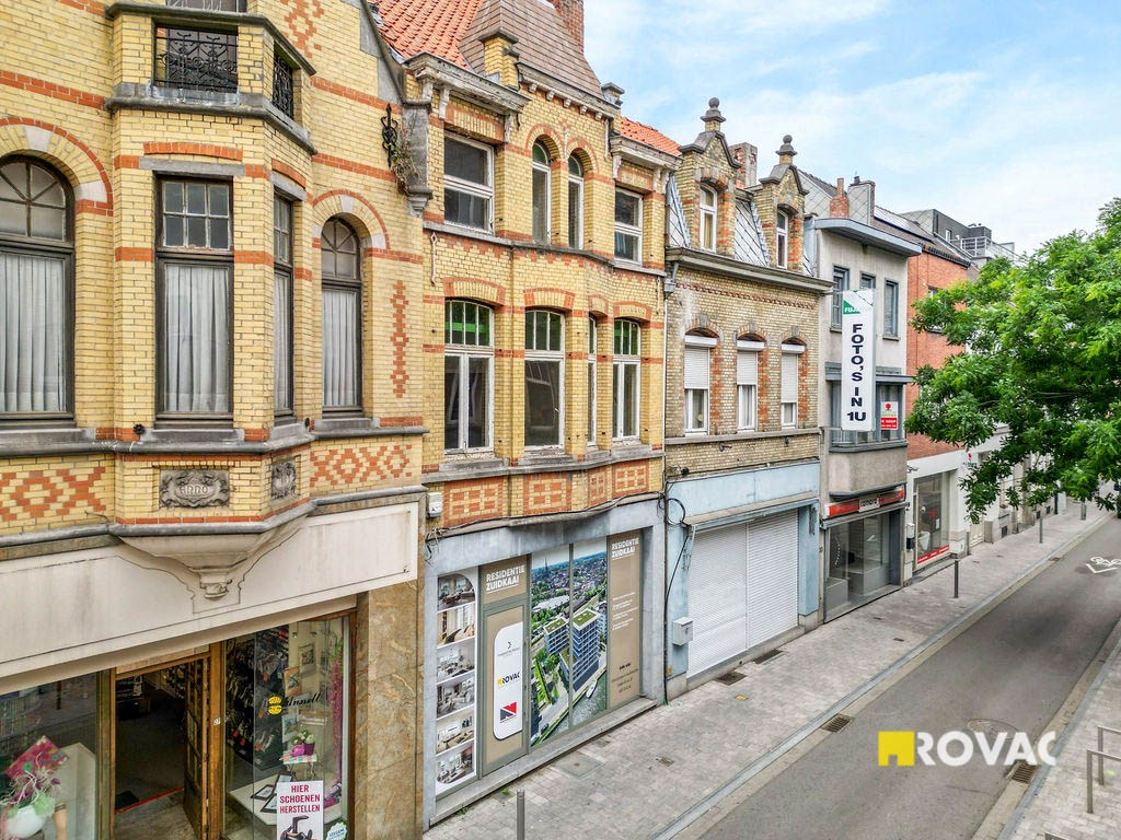 Te renoveren handelspand met woonst in hartje Izegem - foto 1