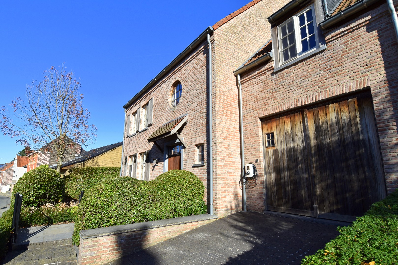 Charmante, gezinswoning in landelijke stijl met 5 slaapkamers, garage en zonnige tuin te koop in Bellegem - foto 3