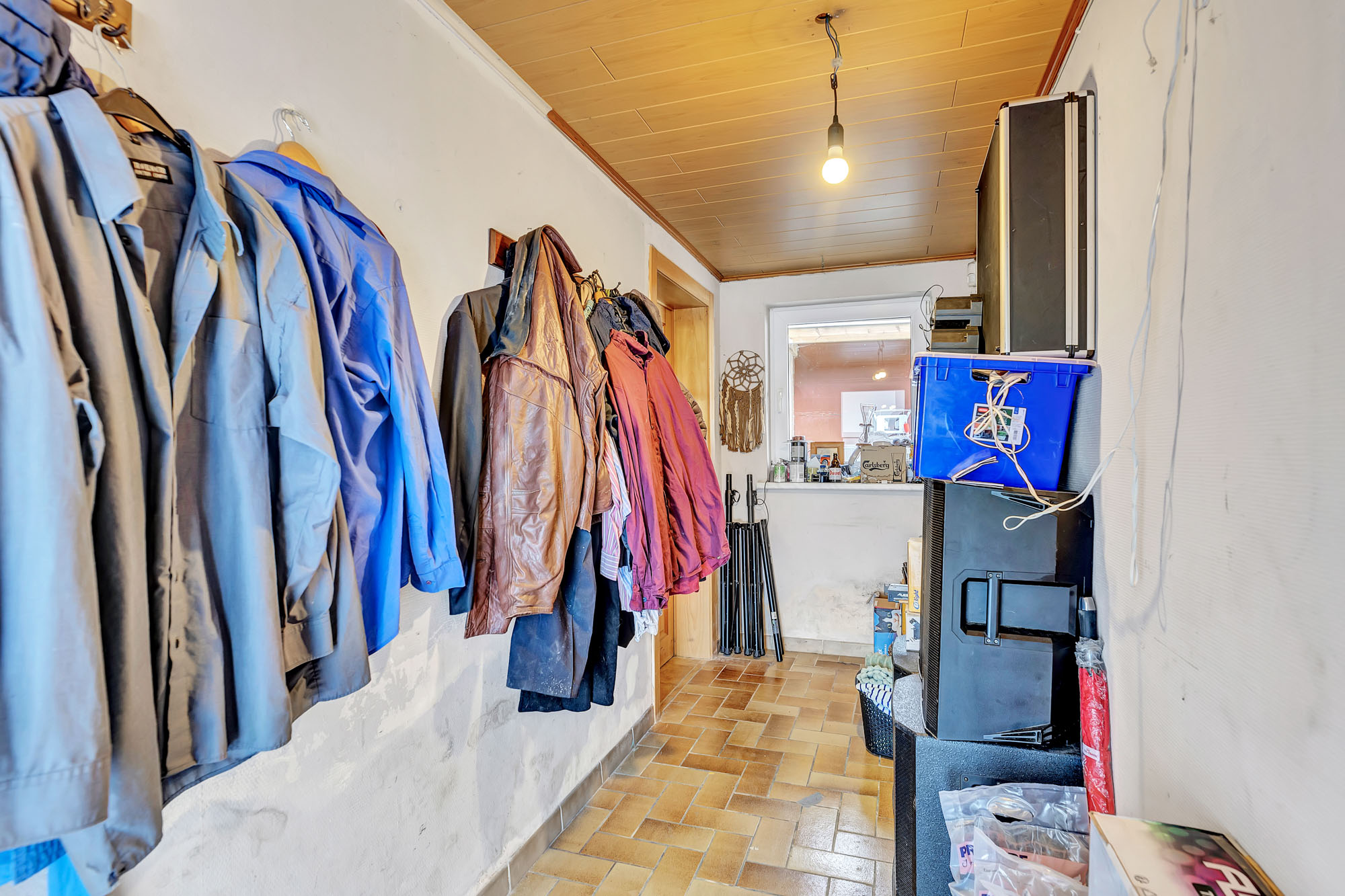 Te renoveren woning met 3 slaapkamers en garage - foto 2
