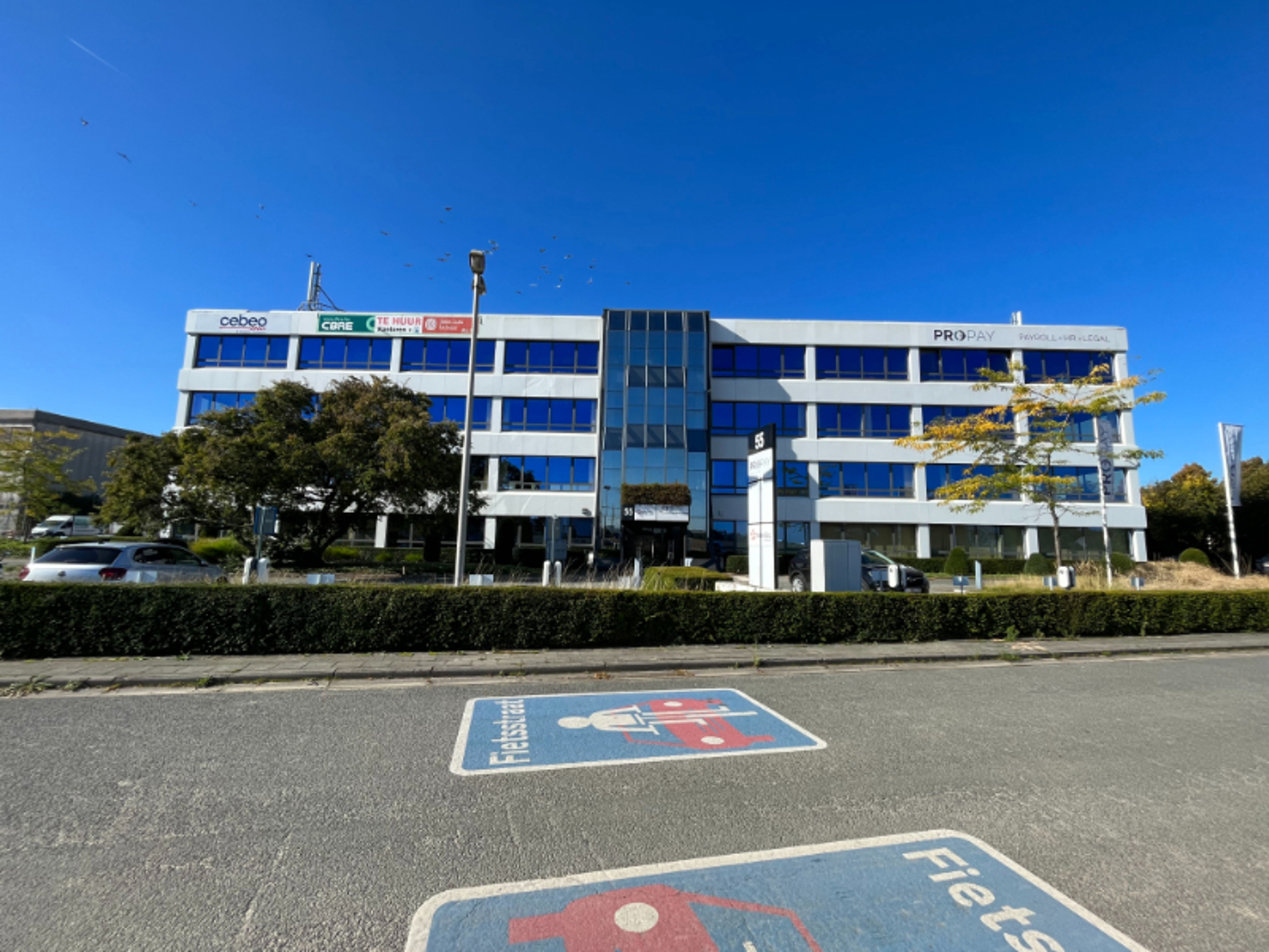 Commercial à louer à Haren - photo 2