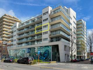 INSTAPKLAAR EN ENERGIEZUINIG APPARTEMENT gelegen op de 4de VERDIEPING van de recente residentie “ICON II” (bouwjaar 2010) te Oostende. Dankzij...