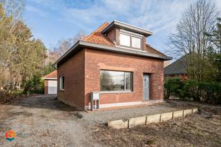 Op een uitzonderlijk groene locatie in Heist-op-den-Berg bevindt zich dit verbouwproject met aanzienlijk potentieel, gelegen op een perceel van...