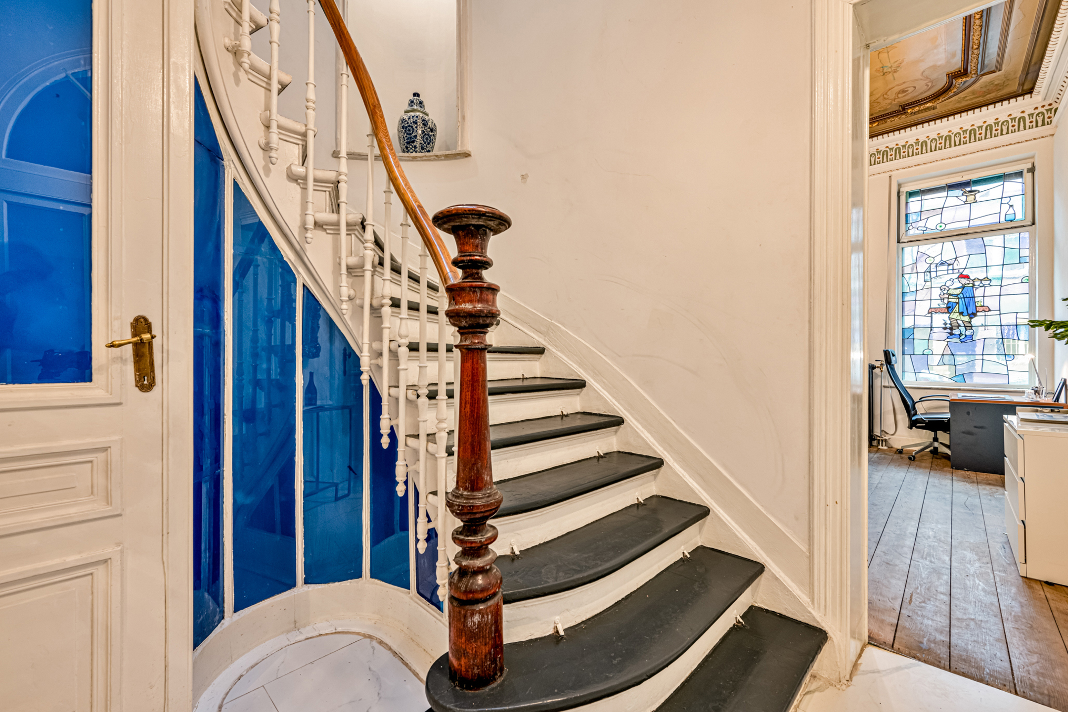 Exclusief gerenoveerd herenhuis in hartje Brussel - foto 2