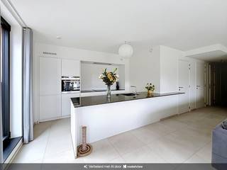 Ontdek dit recent gebouwde (2020) en kwalitatief afgewerkte appartement langs de Brusselsesteenweg. Dankzij de centrale ligging geniet u van een vlotte verbinding met het openbaar vervoer én de belangrijkste invalswegen.<br /><br />Het appartement omvat een lichtrijke leefruimte met een volledig ingerichte, moderne keuken en praktische berging. Daarnaast beschikt het over 2 slaapkamers, een badkamer met ruime inloopdouche, extra bergruimte en een aangenaam terras.<br /><br />Extra troef: het appartement is voorzien van zonnepanelen, wat bijdraagt aan een energiezuinig en comfortabel wooncomfort.<br /><br />* Gelegen op de tweede verdieping<br />* Gemeenschappelijke kosten: slechts €10/maand<br />* Zonnepanelen aanwezig<br />* Gebouw zonder lift<br /><br />Een recent, instapklaar appartement met een ideale ligging, kwalitatieve afwerking én zonnepanelen – perfect voor wie comfortabel, energiezuinig en praktisch wil wonen!