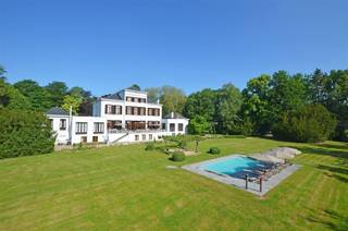 Uniek kasteeldomein op ±7ha nabij het centrum van Hasselt. Dit kasteel dateert uit ±1790 en heeft een bewoonbare oppervlakte van ±1500m². Het...