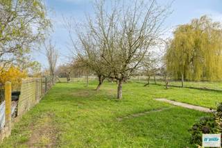 ERPS-KWERPS This well-located property offers a certain style and charm. It features pleasant living spaces including an entrance hall,...