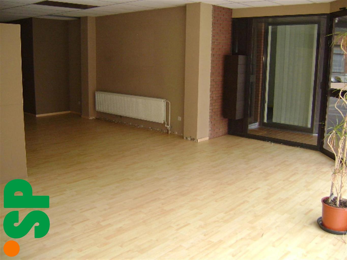 Commercieel handelspand vlakbij het station van Geel. - foto 2