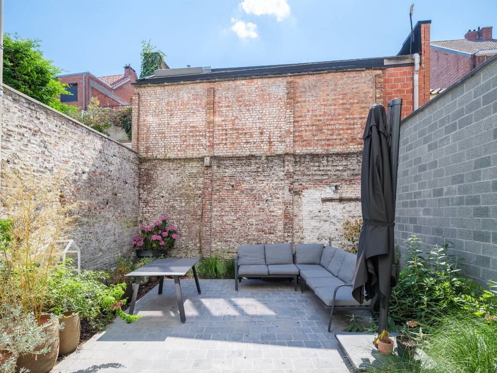 Centrum Gent - Instapklare burgerwoning met 4 slaapkamers, 2 badkamers, stadstuin en inpandig terras op een bijzonder centrale ligging. - foto 5