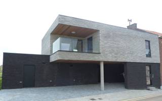 Nieuwbouw-appartement met 2 slaapkamers, terras en autostaanplaats in het centrum van Mechelen-Bovelingen.Huurprijs inclusief maandelijkse vaste...
