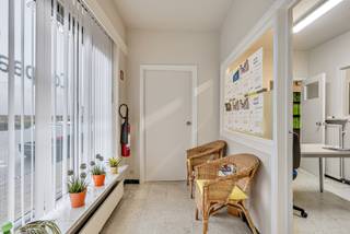 TE KOOP in LOKEREN: op een uitstekende en strategische ligging, aan het Prinses Josephine-Charlotte park en op 300 m wandelen van het...