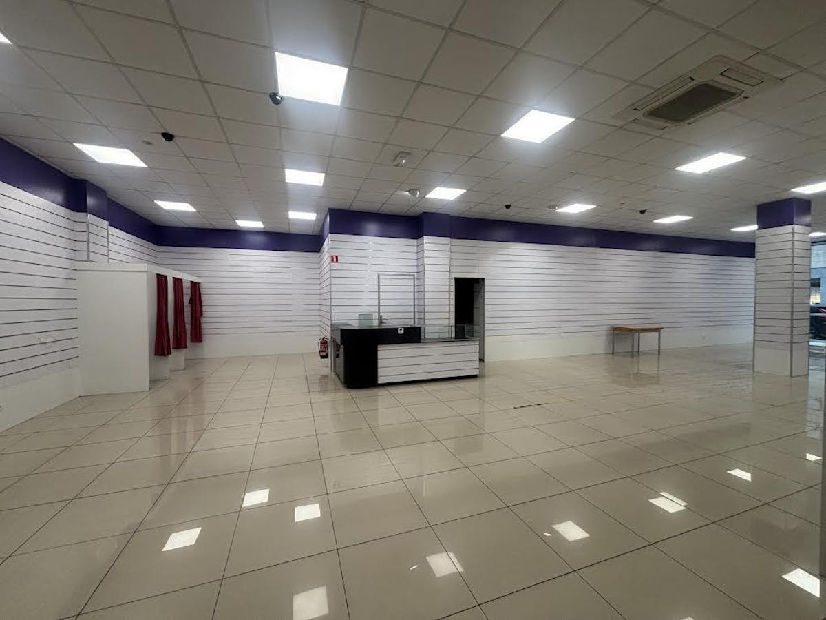 Unique office for rent in the heart of Kortrijk - photo 4